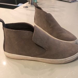 Women’s Mid-Rise Tennis Shoes